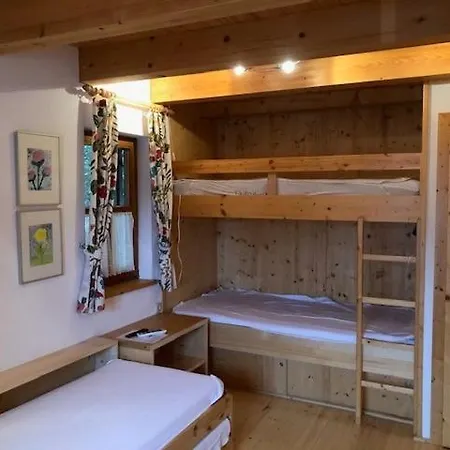 Haus 128 2 קרימל